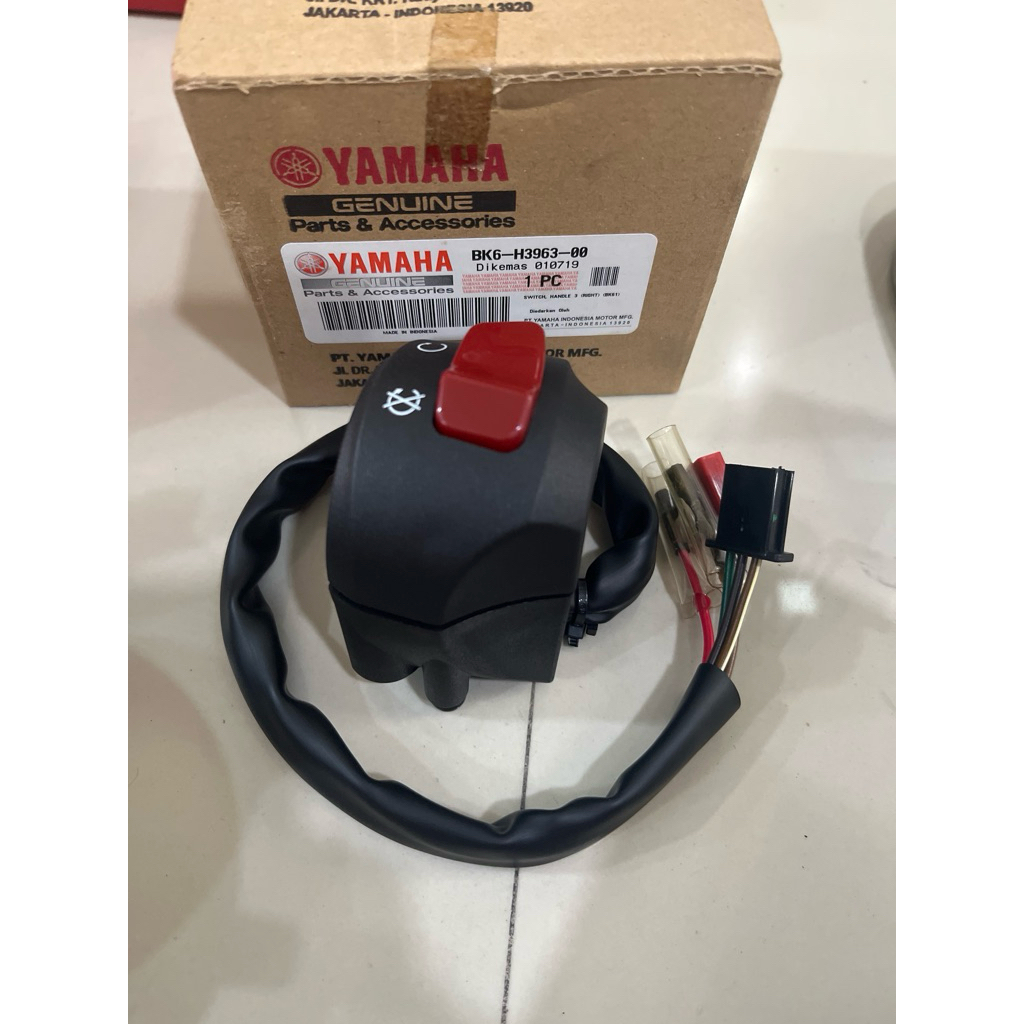 Saklar Switch Holder Handle KANAN Yamaha Vixion R th 2017 - R15 New 2017 - R 15 New ORIGINAL