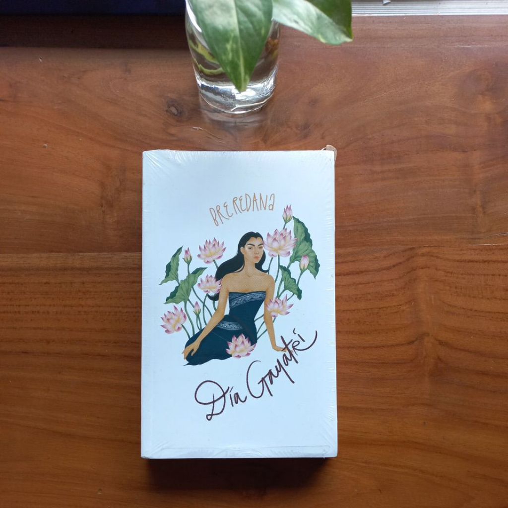 Dia Gayatri - Bre Redana