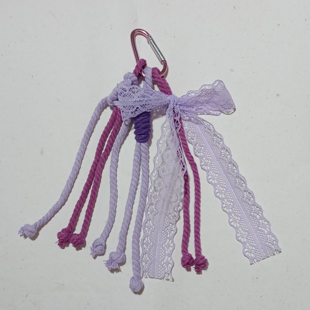 Gantungan Kunci Tas Kecyhain Bag Charm Renda Ungu Purple Lilac Pita Lucu