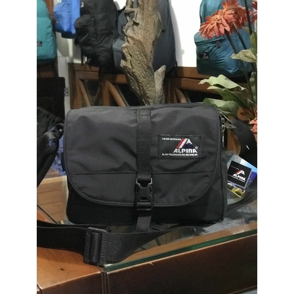 Tas Slempang Alpina