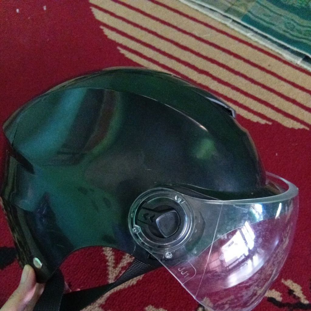 HELM SEPEDA LISTRIK