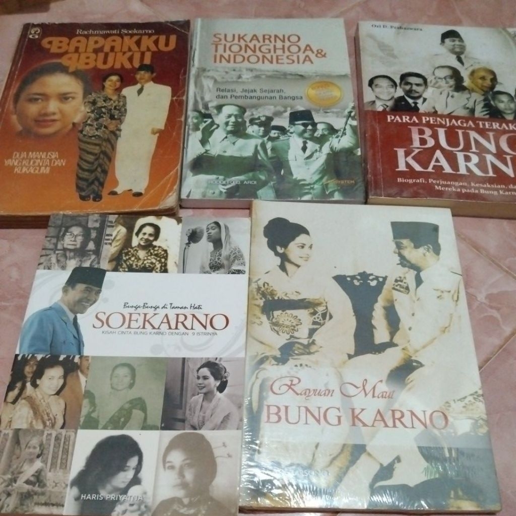 BUKU SOEKARNO, BUKU BUNG KARNO, RAYUAN MAUT BUNG KARNO, BUNG KARNO DAN ISTRINYA, PARA PENJAGA TERAKH