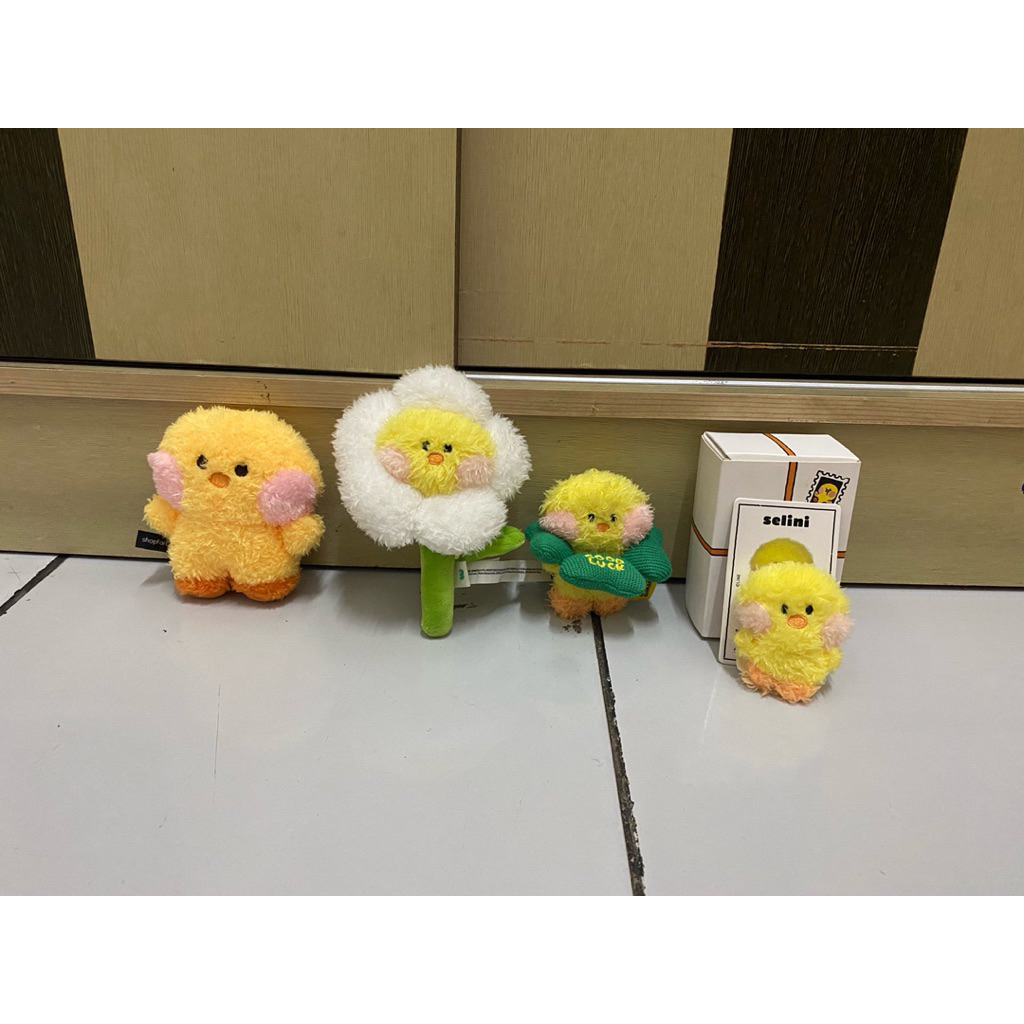 BONEKA GANCI SELINI LINE FRIENDS SALLY MININI GUMAN AYAM BEBEK KUNING LUCU