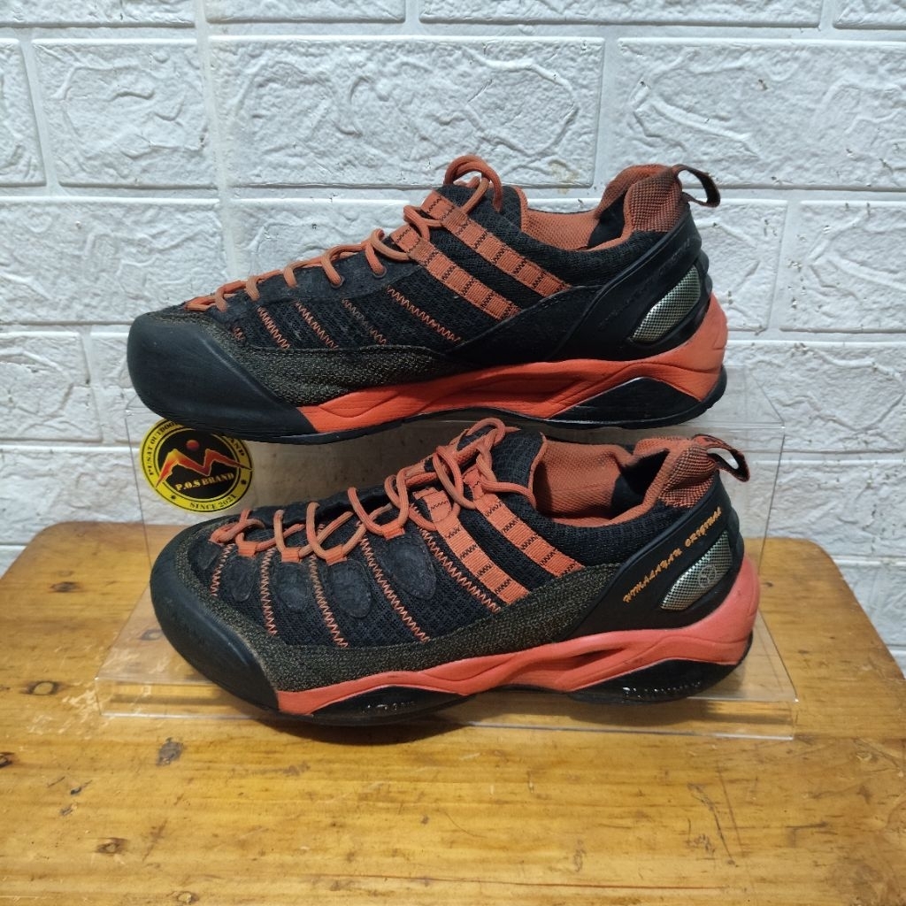 sepatu outdoor BLACKYAK second
