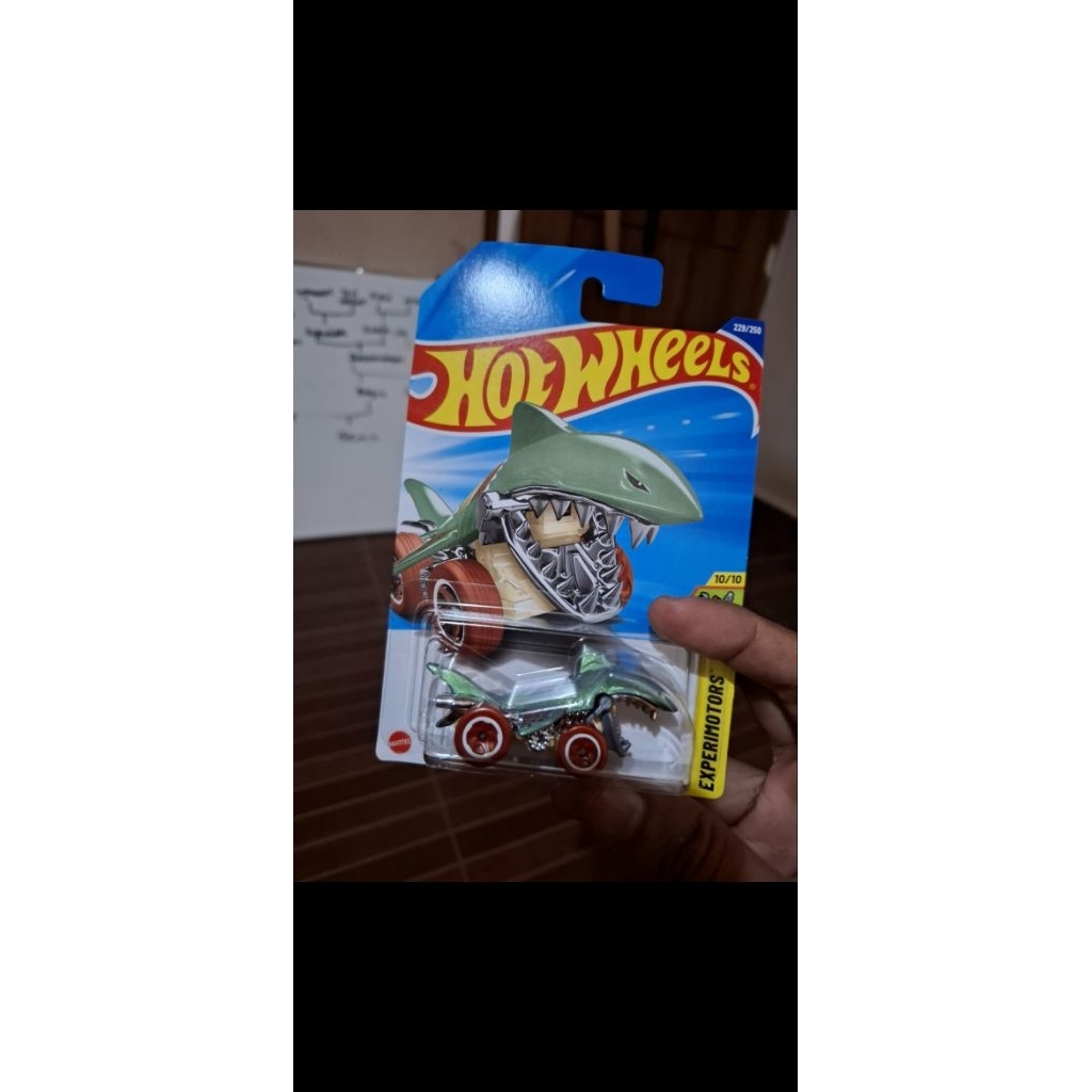 shark bite rth hotwheels