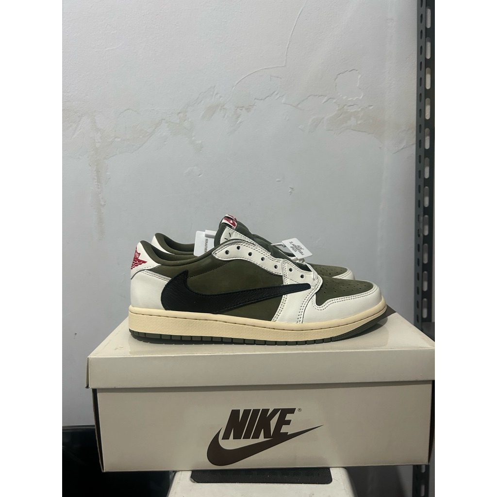 Nike air jordan 1 low travis scott medium olive (100% authentic)