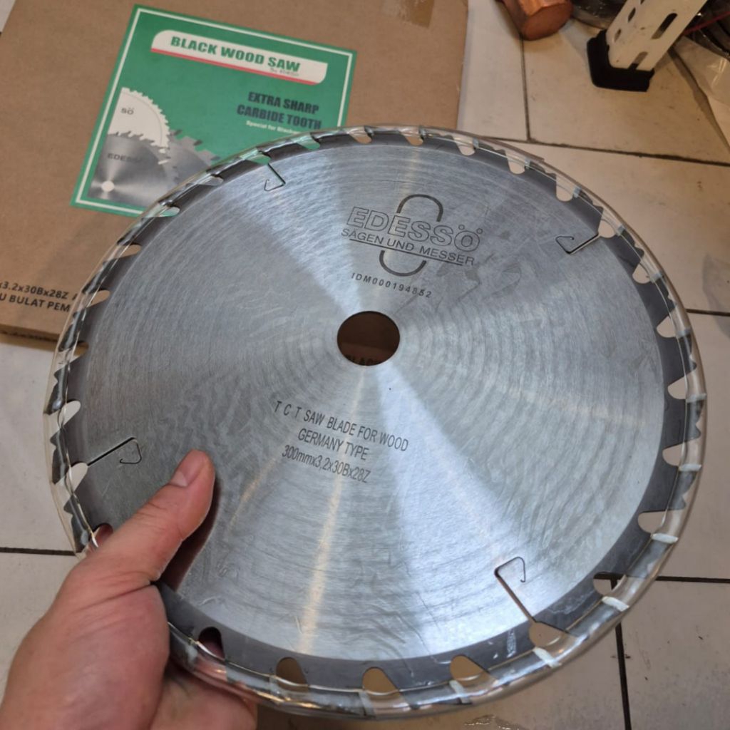 Circular Saw Tct 12 Inch 28T Edesso Black Wood Mata Gergaji Potong Belah Kayu Tct Saw Blade 300mm