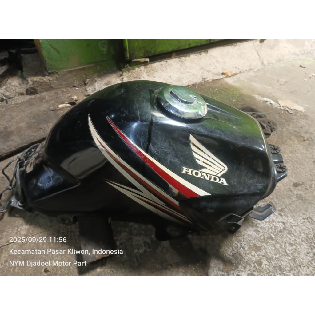 Tangki original Honda CB150R Old