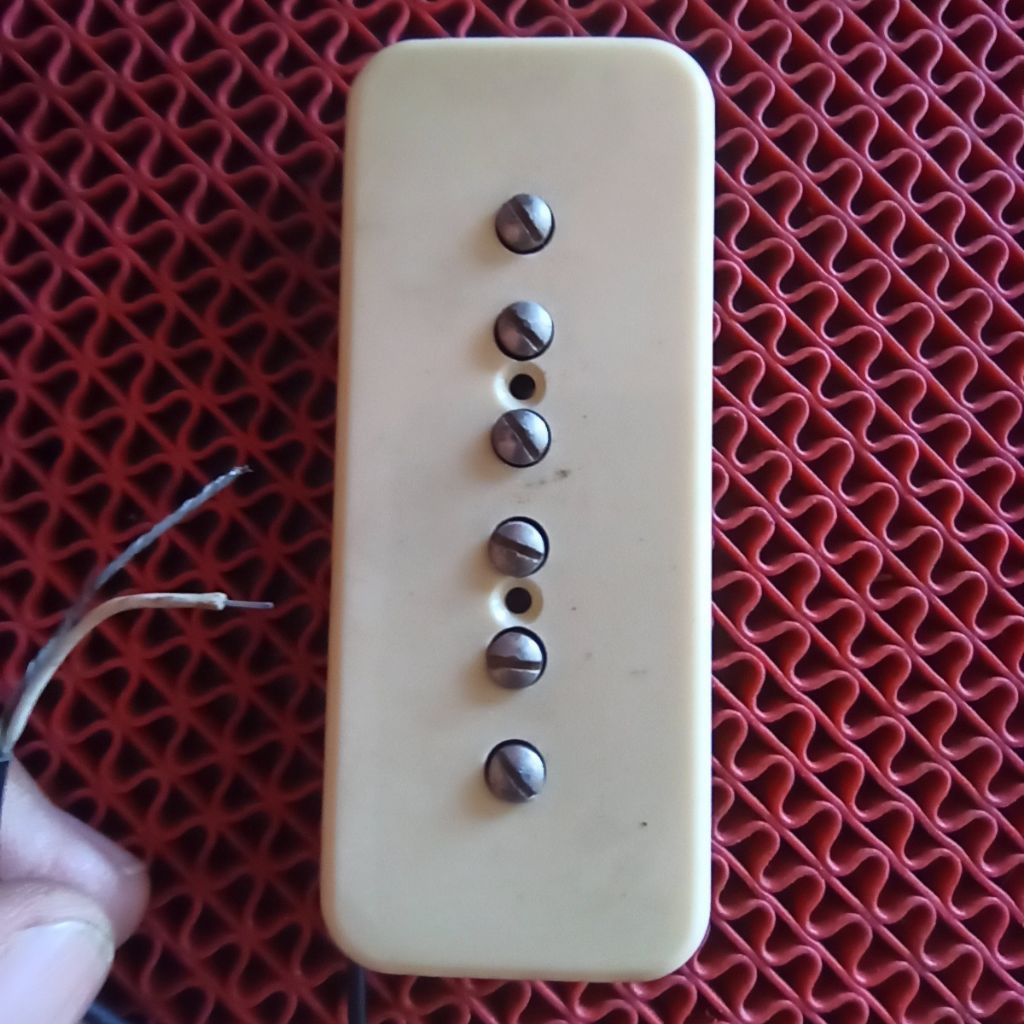 Pickup Gitar Elektrik P90 soapbar copotan Yamaha warna Cream