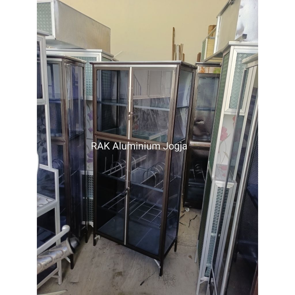 Lemari Dapur Rak Piring Box Alas Bawah Keramik Lebih Kuat Ada Kunci