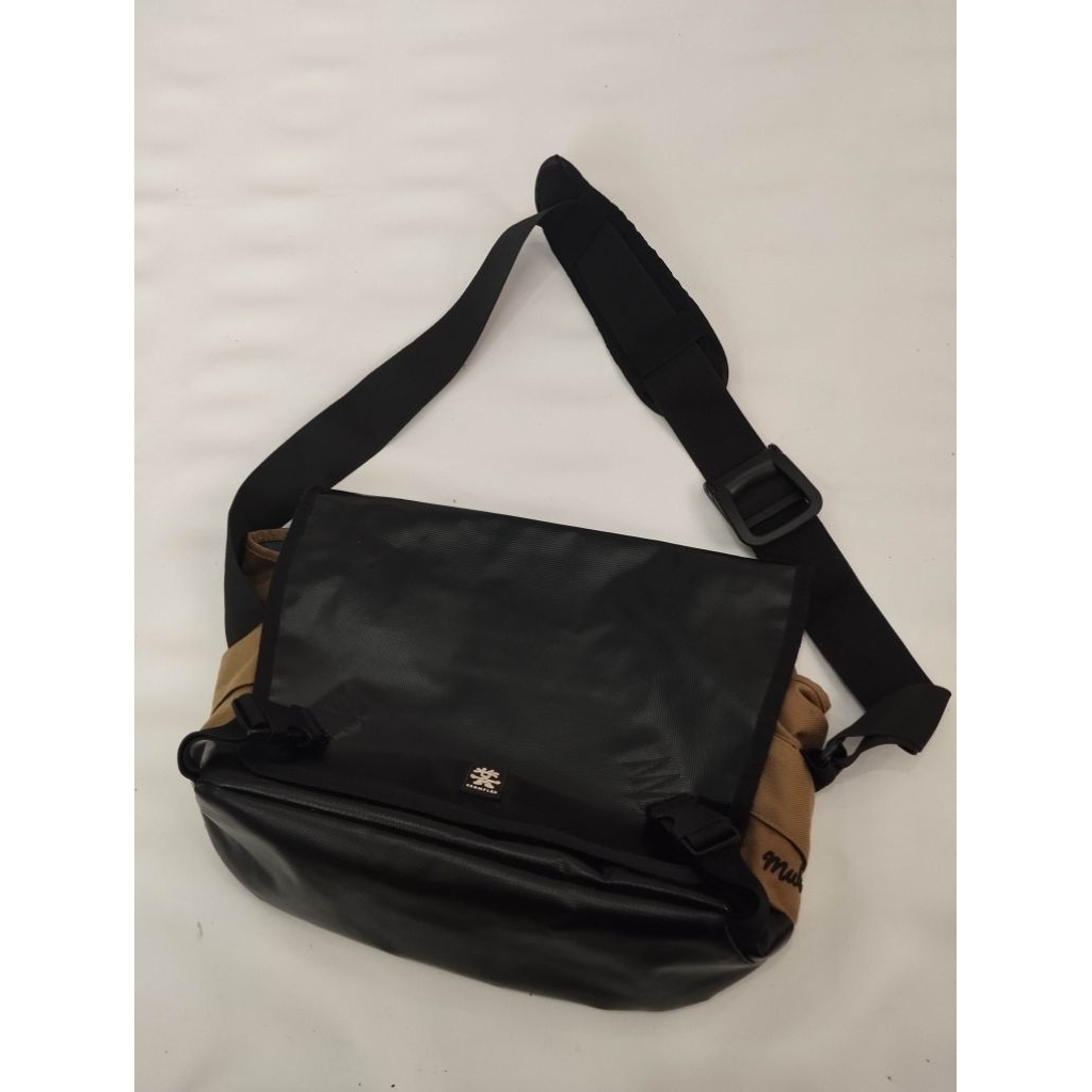 tas selempang crumpler muli Sling bag