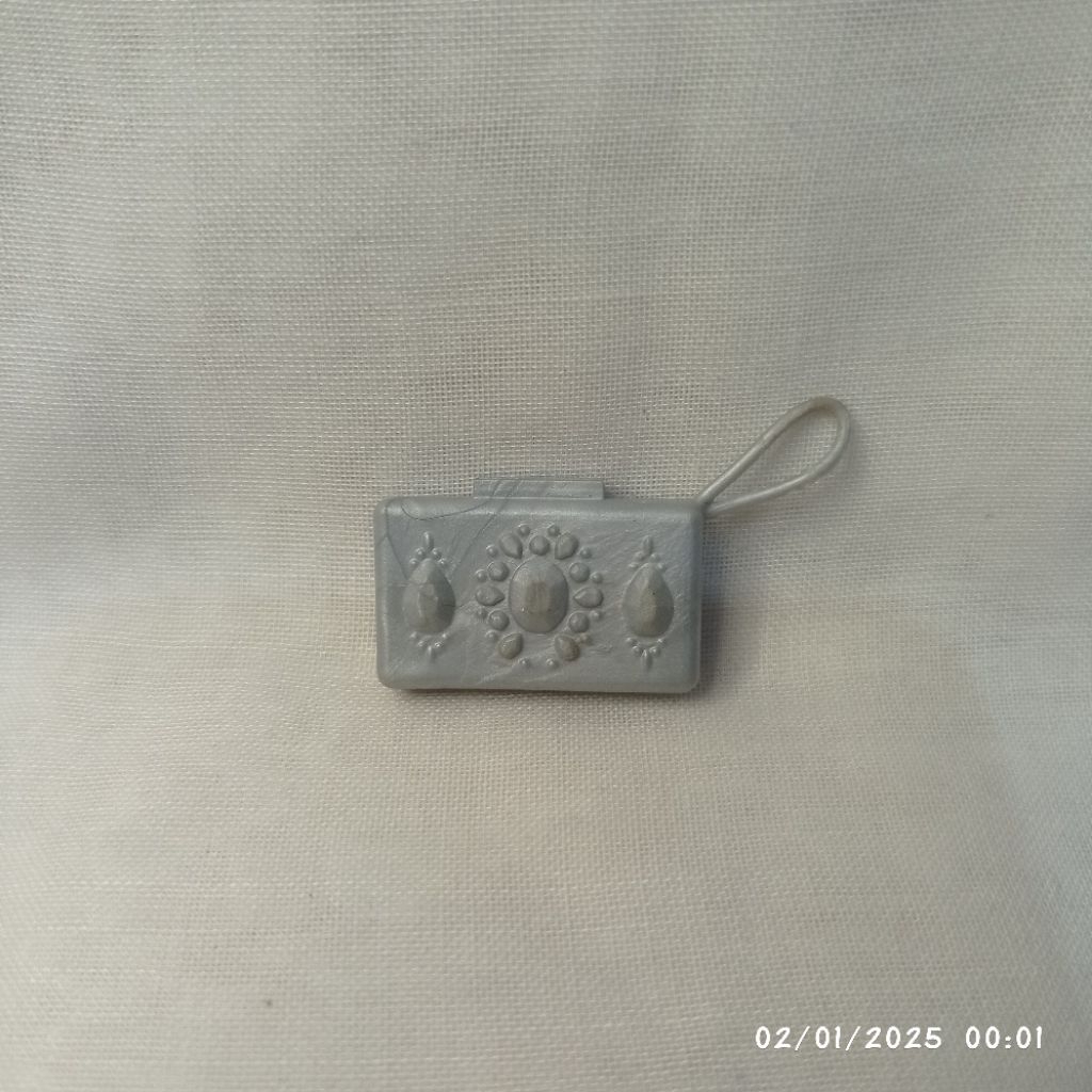 Tas Barbie Ori Mattel – Elegant Silver Clutch | Tas Barbie Clutch Warna Silver