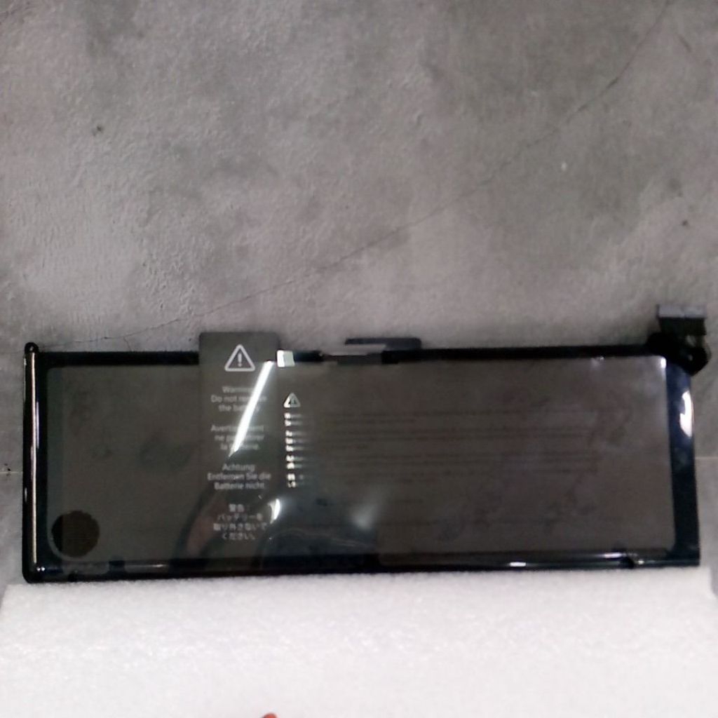 Original Baterai APPLE MacBook A1297 A1309 MacBook pro 17 inch 2009-2011