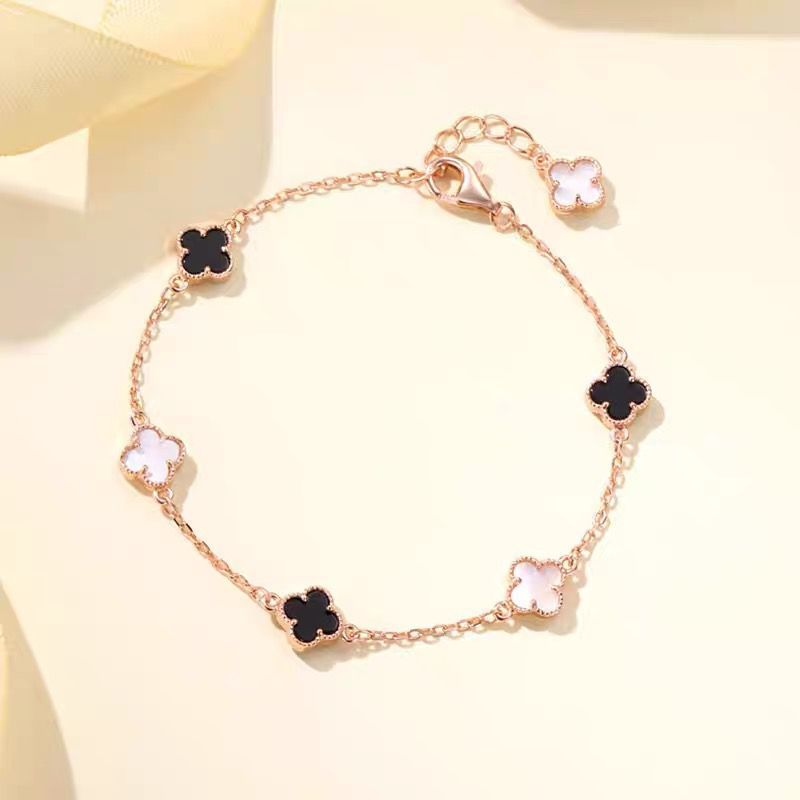 COD gelang tangan clover titanium hitam putih aksesoris pria/wanita