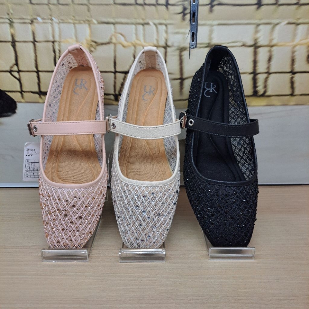 Sepatu wanita YONGKI KOMALADI