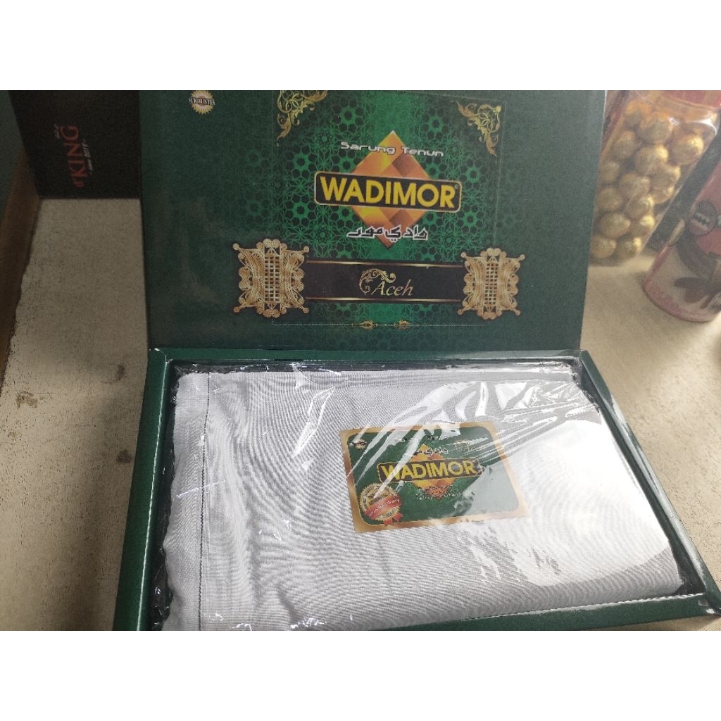 KAIN SARUNG PRIA SEWASA MERK WADIMOR ACEH