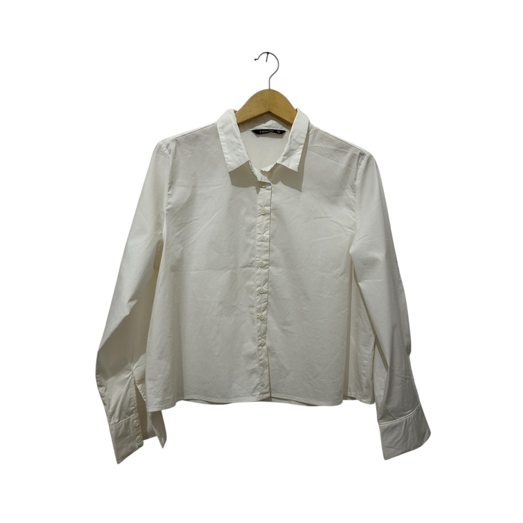 Kemeja Crop Putih Executive