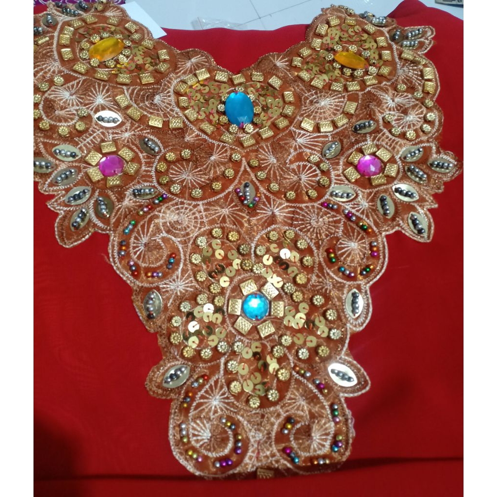 blus kaftan merah