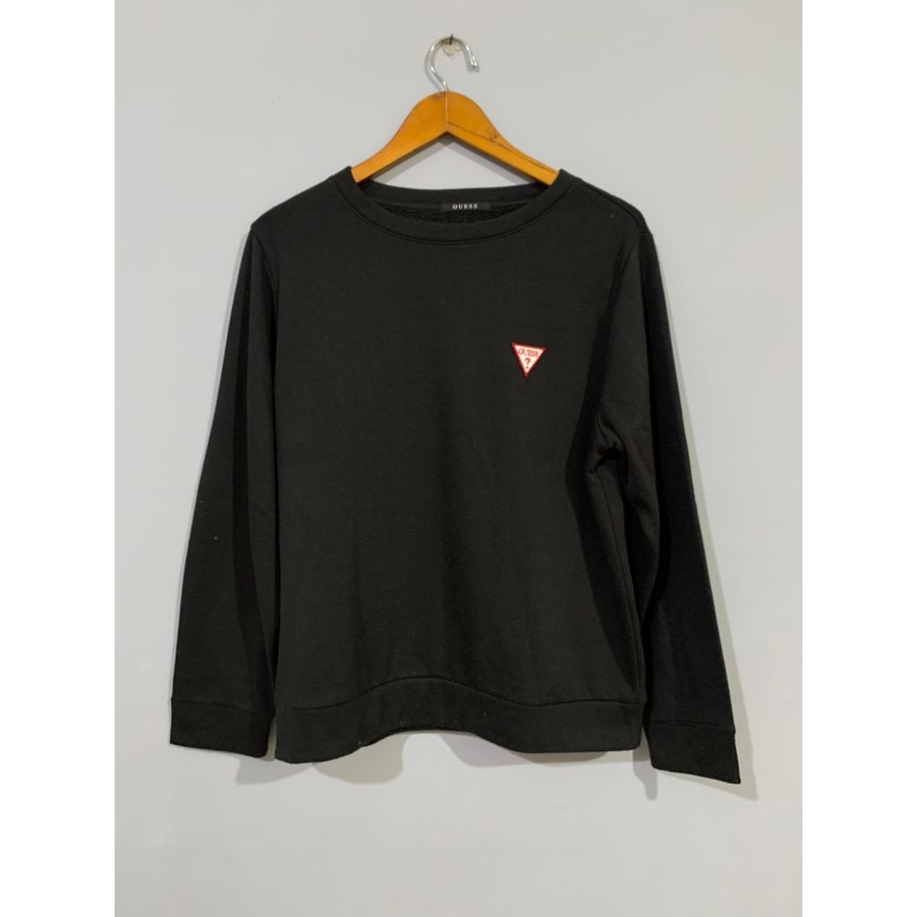 Preloved Baju Sweater By Guess