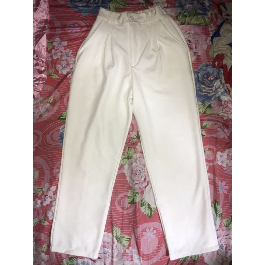 Preloved Celana Highwaist Wanita Putih