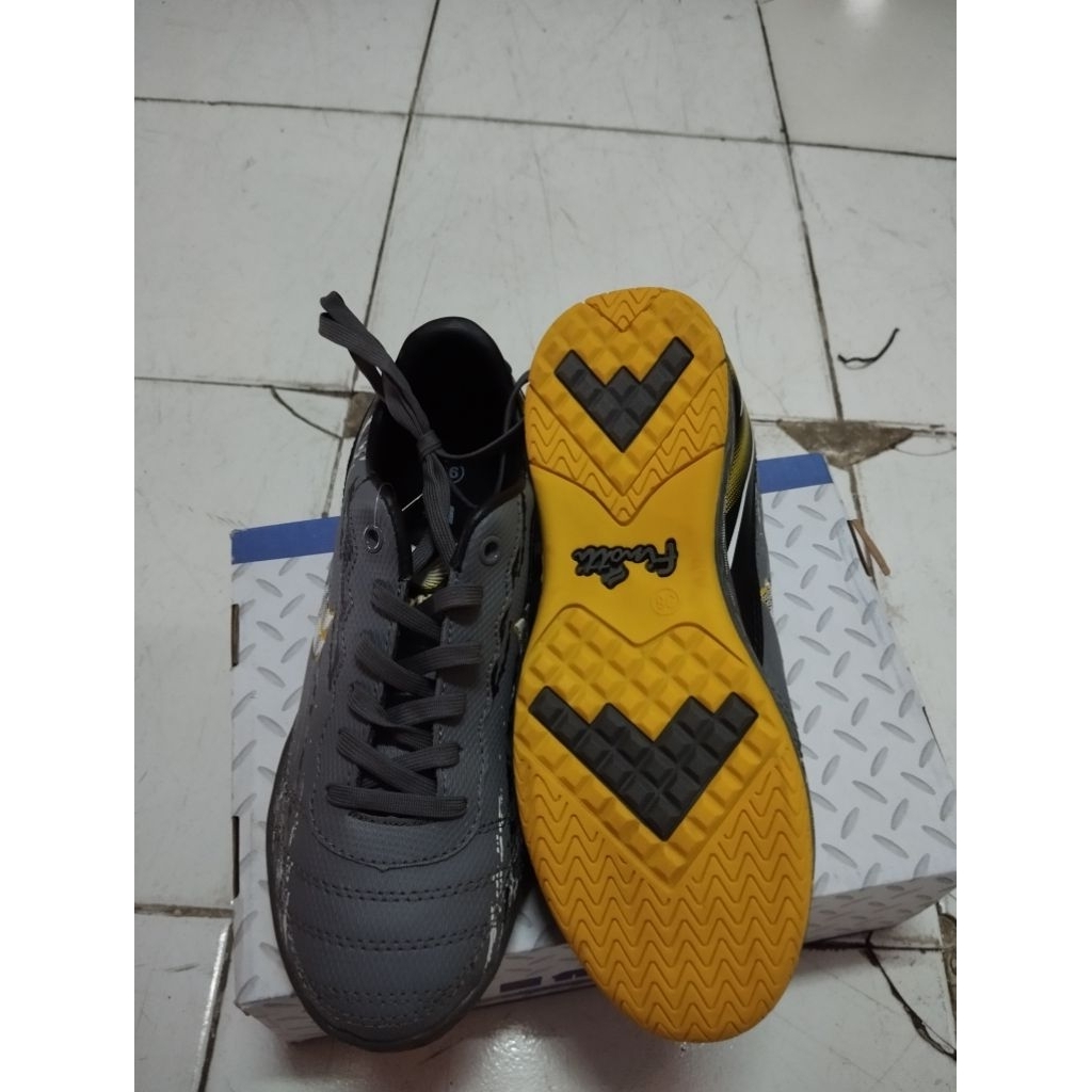 sepatu futsal anak finotti