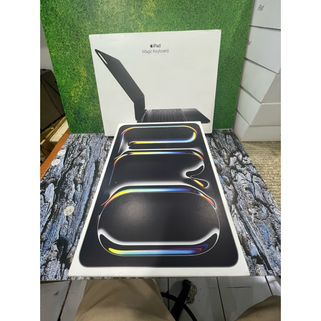Ipad pro m4 11 inch 256gb new ibox + magic keyboard new garansi inter