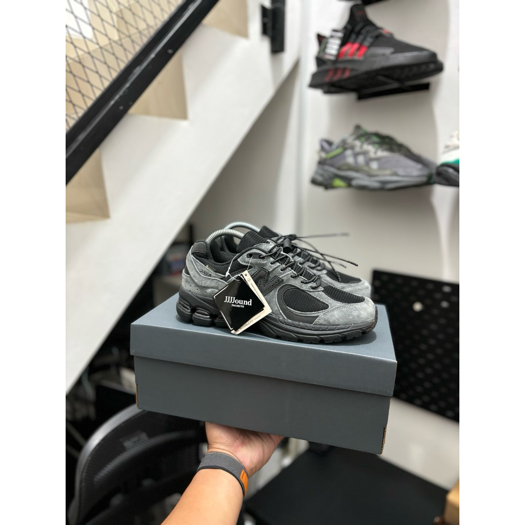 new balance 2002r