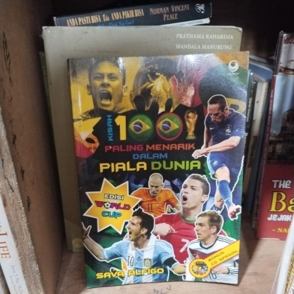 BUKU ORIGINAL 1001 PALING MENARIK DALAM PIALA DUNIA