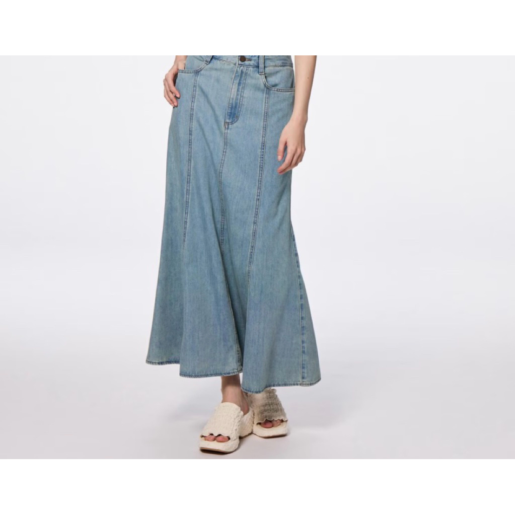 New with Tag - GU Long Skirt Jeans warna Blue Size XS