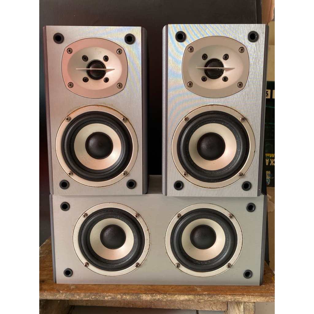 Speaker Surround & Centre AOWA