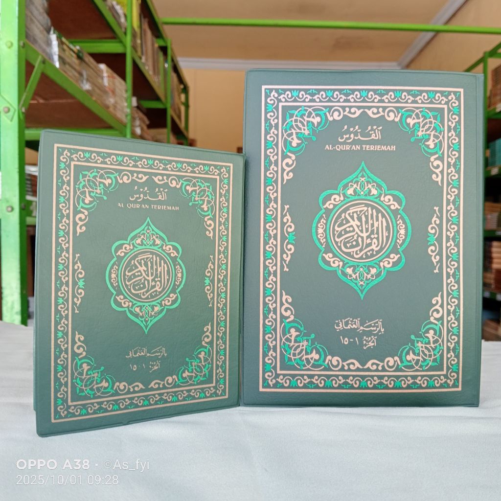 alquran  terjemah usmani 2 jilid besar /alquran kudus UK. 15x21