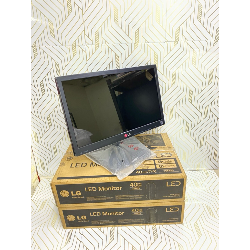 OBRAL MONITOR LED LG 16 INCIH MASIH LENGKAP DUS MASIH BARU BELUM PERNAH DI PAKAI  BEKAS DARI KANTOR