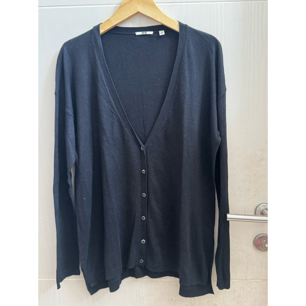 Cardigan hitam uni uni. 129
