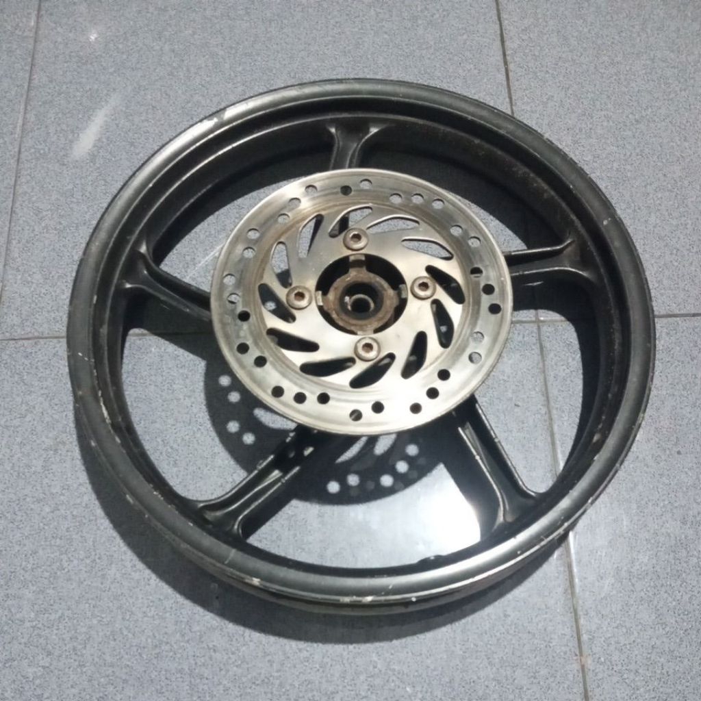 pelek veleg depan Honda Vario karbu original copotan motor