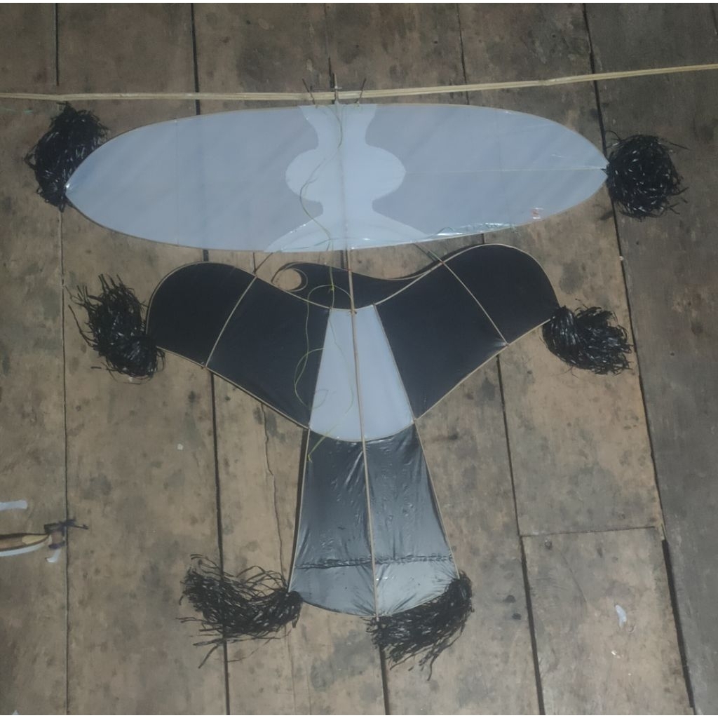 layangan sekak dan bulan pakai sawangan madura(husus angin santai dan angin kencang)