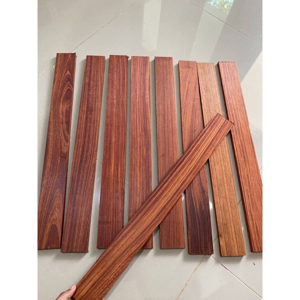 Ready paket ( isi 10 ) Kayu rengas merah eksotik sudah serut halus ukuran 1 x 6 x 50 cm