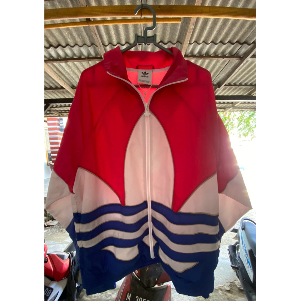 winbreacker adidas trifoil big logo tree tone colors