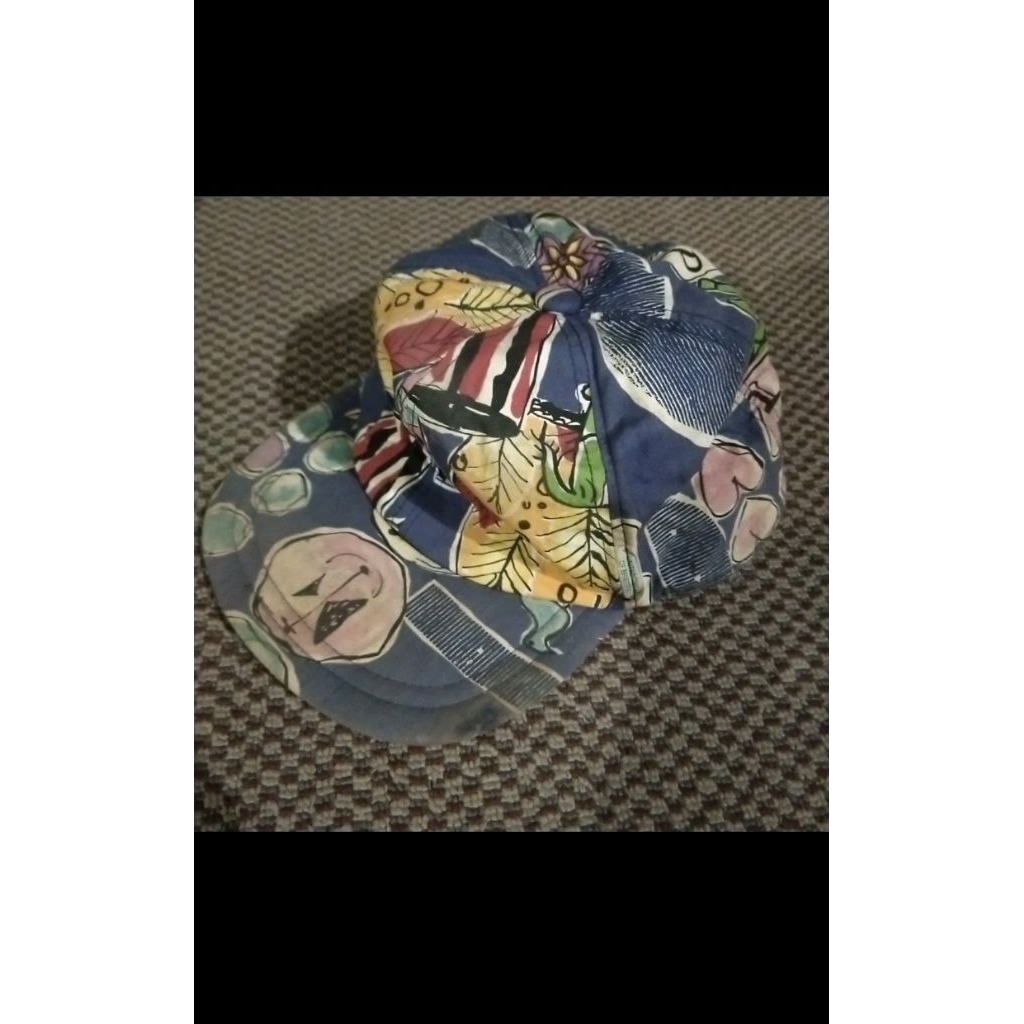 Topi Floral Benetton Original Beach Abstract Preloved