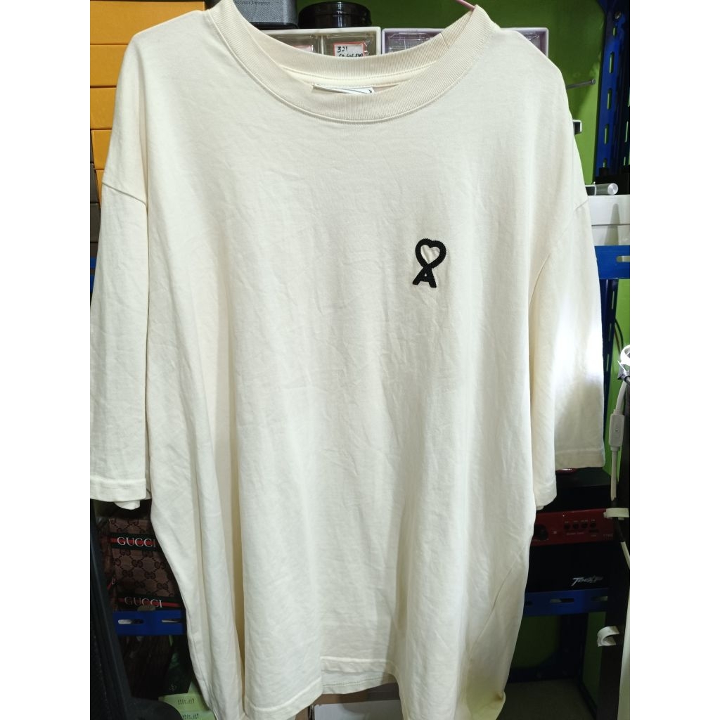 kaos branded Ami Paris