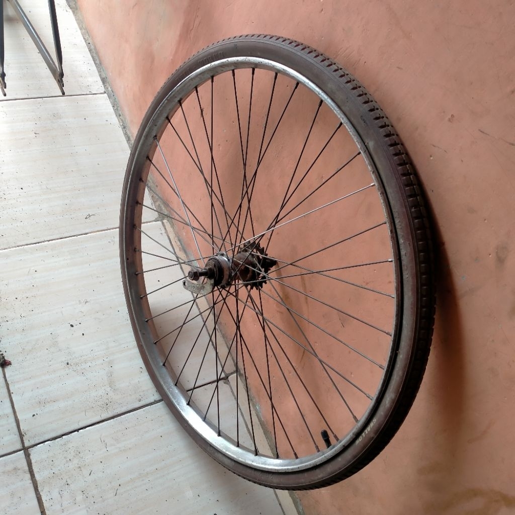 roda belakang sepeda onthel tua rem kaki torpedo merk ferry enggland