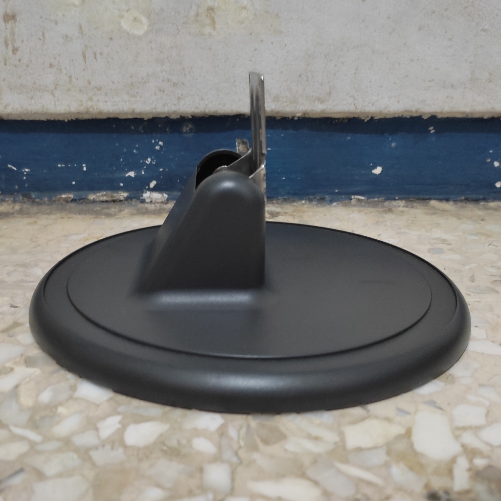 Stand Kaki Monitor Bawaan LCD 19 Inch LG