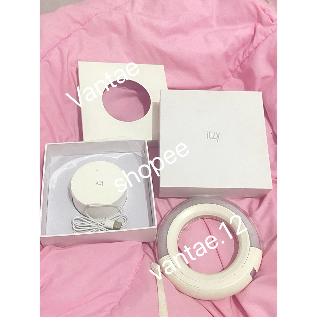 ITZY OFFICIAL LIGHT RING / LIGHTSTICK KONSER CONCERT