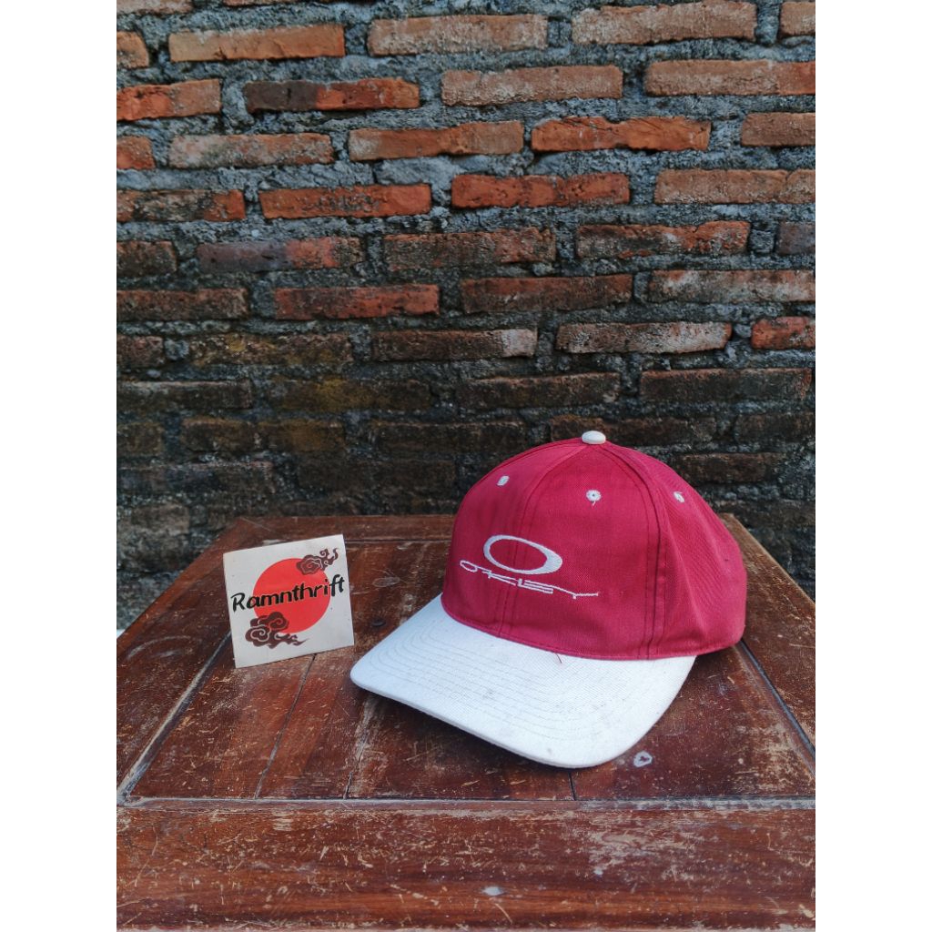 topi oakley vintage