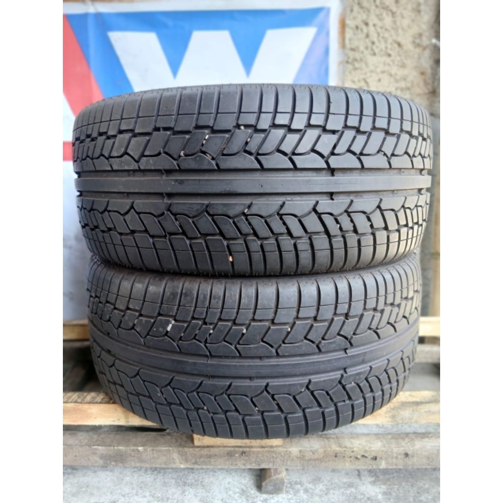 BAN ACHILLES DESERT HAWK UHP 265/35R22