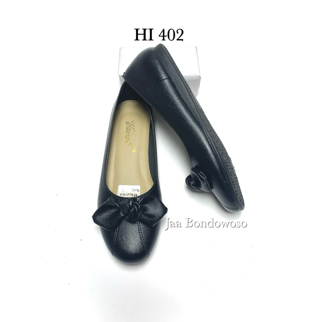 Vavali Sepatu Pantofel Hitam untuk Pelajar Wanita Varian HI 402 heel 2cm Bahan PVC