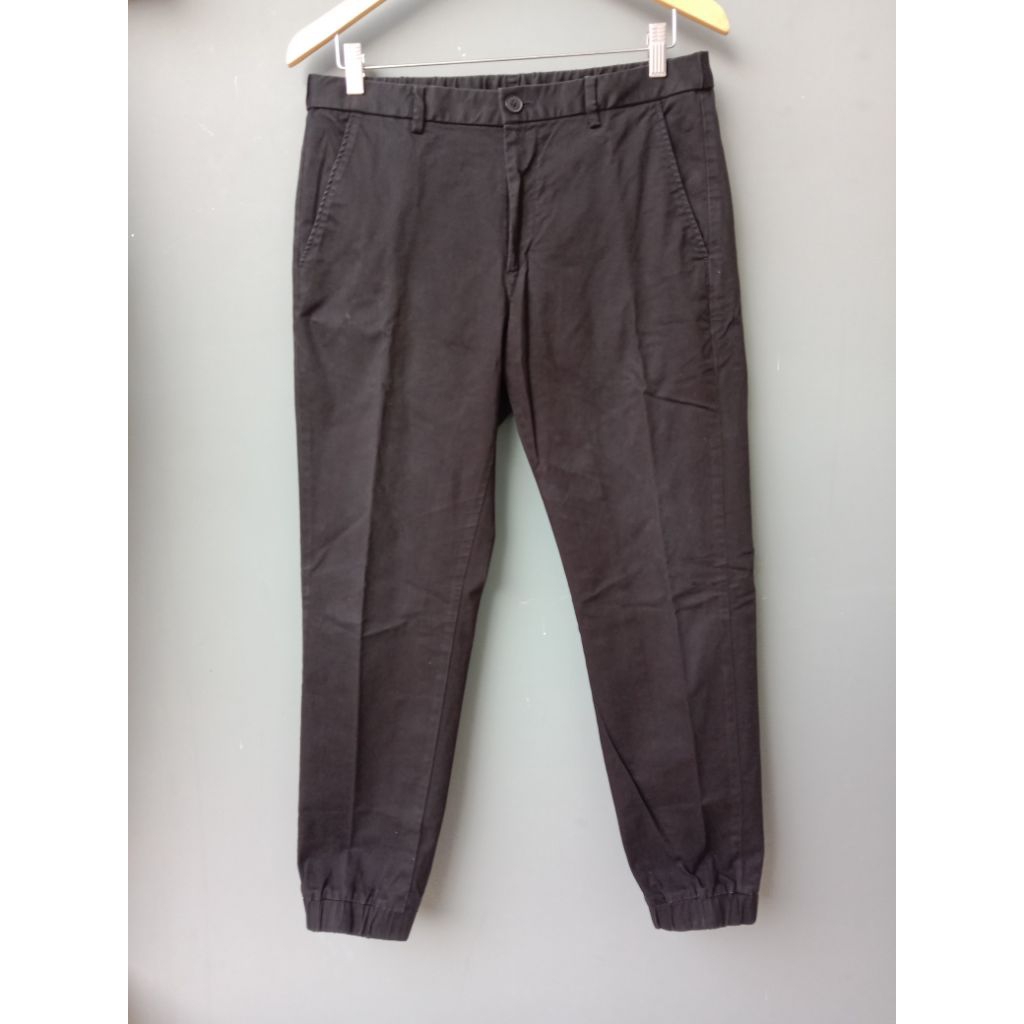 Black Jogger Long Pants by Uniqlo