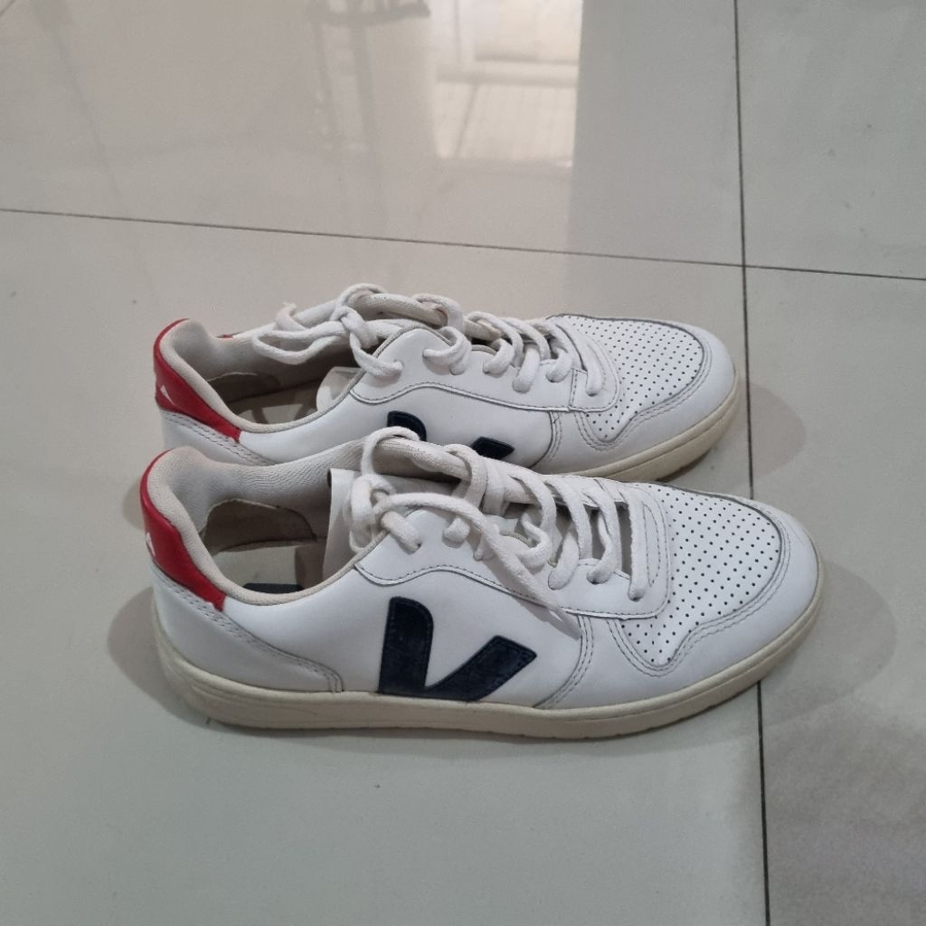 sepatu veja preloved