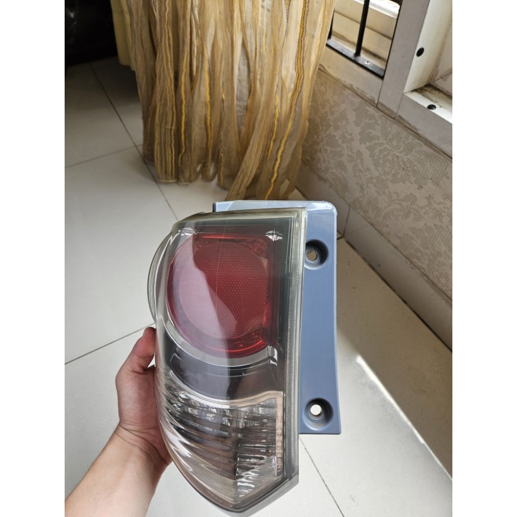Stoplamp Toyota Fortuner 2014-2015 Kiri Asli
