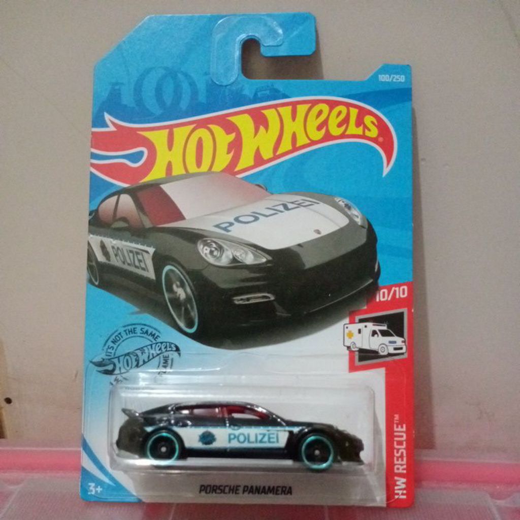 Hot Wheels Porsche Panamera Rescue