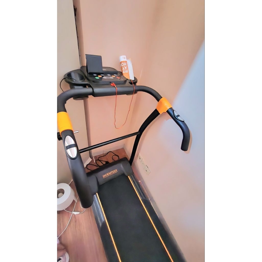 BODIMAX RUNNING MACHINE